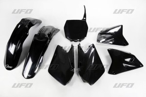 UFO KOMPLET PLASTIKÓW SUZUKI RM 125 / 250 '01-'22 KOLOR CZARNY (SU402E001)