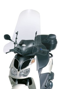 KAPPA SZYBA APRILIA SPORTCITY 125/200/250 '04-08, HONDA DYLAN 125/150 '02-07, YAMAHA CIGNUS X '04-15, NEOS 50 '08-21, MBK OVETTO 50 '08-'14 74 X 67 CM PRZEZROCZYSTA