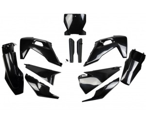 UFO KOMPLET PLASTIKÓW (FULL KIT) Z OSŁONAMI TELESKOPÓW (AMORTYZATORÓW) HUSQVARNA TC 125/250 '19-'22, FC 250/350/450 '19-'22 KOLOR CZARNY (HU622E001)