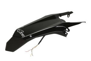 UFO 2026/01 BŁOTNIK TYŁ HUSQVARNA TE 125 / 250 '14-'16, FE 250 / 300 / 350 / 450 / 501 '14-'16, TX 125 / 250 / 300 '14-'16 KOLOR CZARNY (ENDURO Z LAMPKĄ LED)