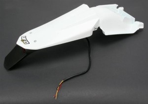 UFO BŁOTNIK TYŁ HUSQVARNA 4T '08-'09 Z LAMPKĄ KOLOR BIAŁY