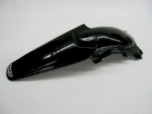 UFO BŁOTNIK TYŁ KAWASAKI KXF 250 '04-'05 KOLOR CZARNY = SU03934001 - ZASTĘPUJE SU03934001