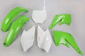 UFO KOMPLET PLASTIKÓW KAWASAKI KXF 250 '04-'05 KOLOR OEM (ZIELONY/BIAŁY) (KA203E999)