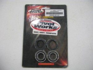 PIVOT WORKS ŁOŻYSKA KOŁA PRZEDNIEGO Z USZCZELNIACZAMI Suzuki RM125 01-08, RM250 01-08