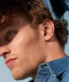 alpine-motosafe-race-earplugs-use.webp